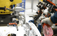 某大型汽車企業機器人焊接使用焊接防濺液圖片